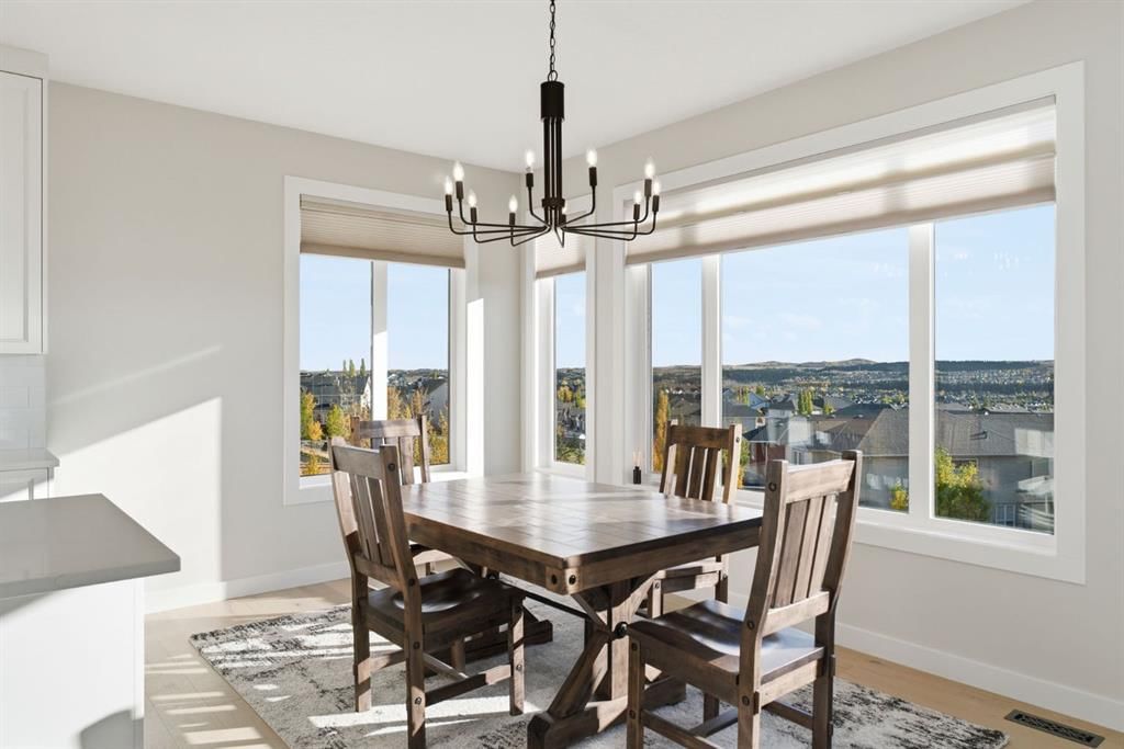 10 Heritage Close, Cochrane — photo 4 of 50