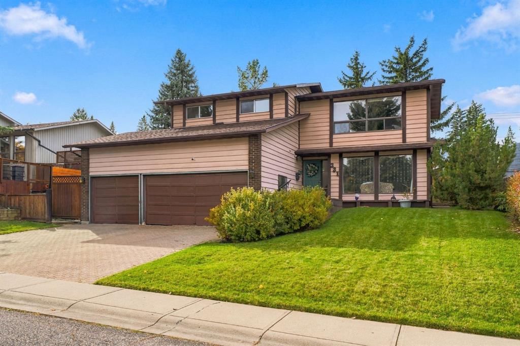 331 Oakfern Crescent SW, Calgary — main listing photo