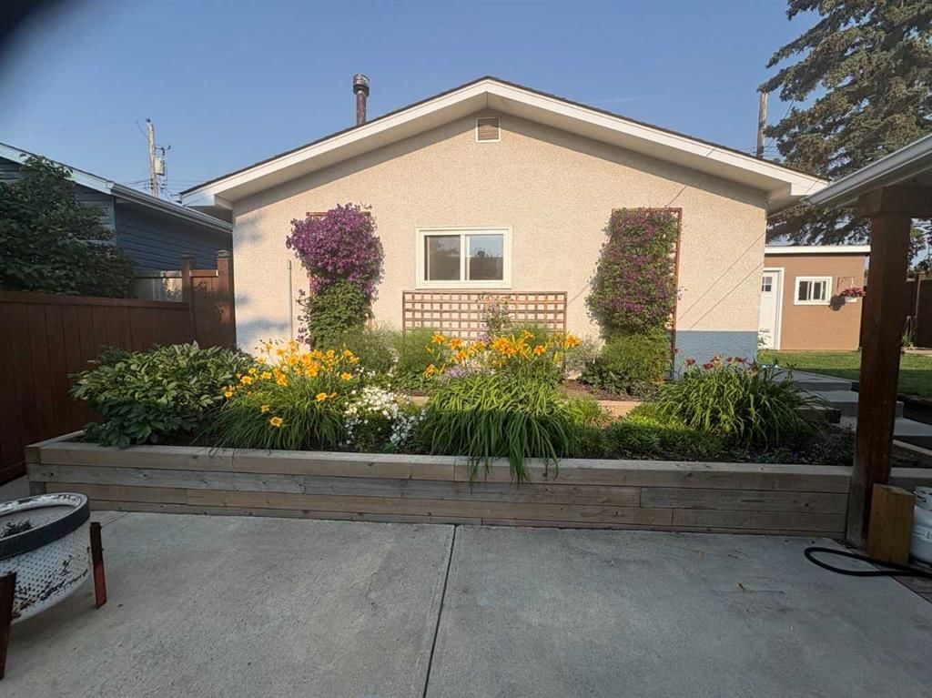 1623 Rouleau Crescent SE, Calgary — photo 3 of 23