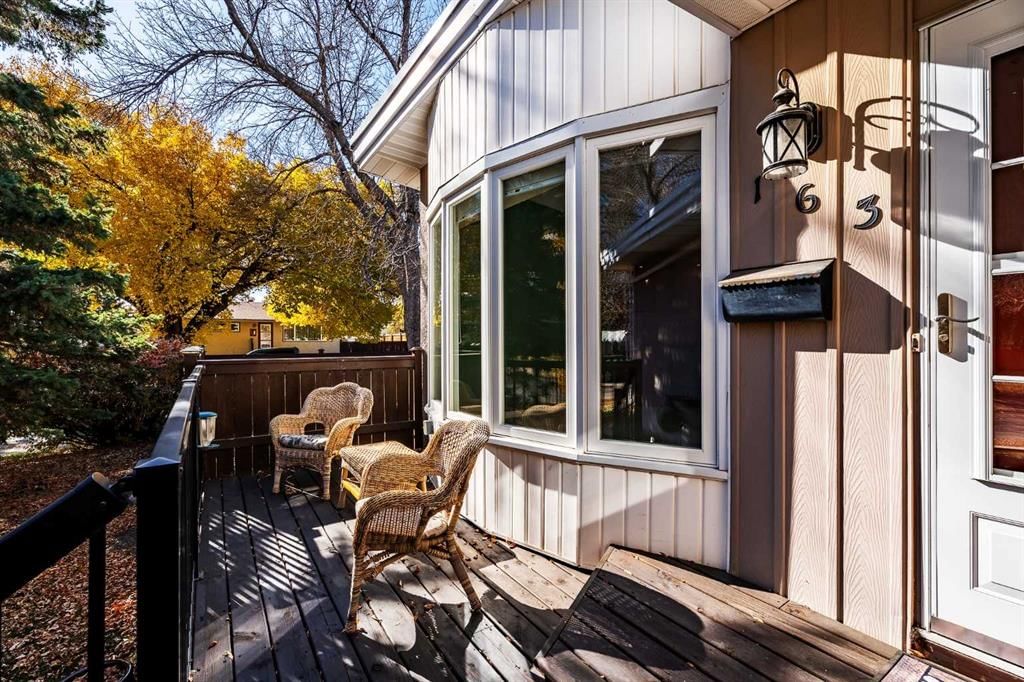 163 Westwood Drive SW, Calgary — photo 4 of 38