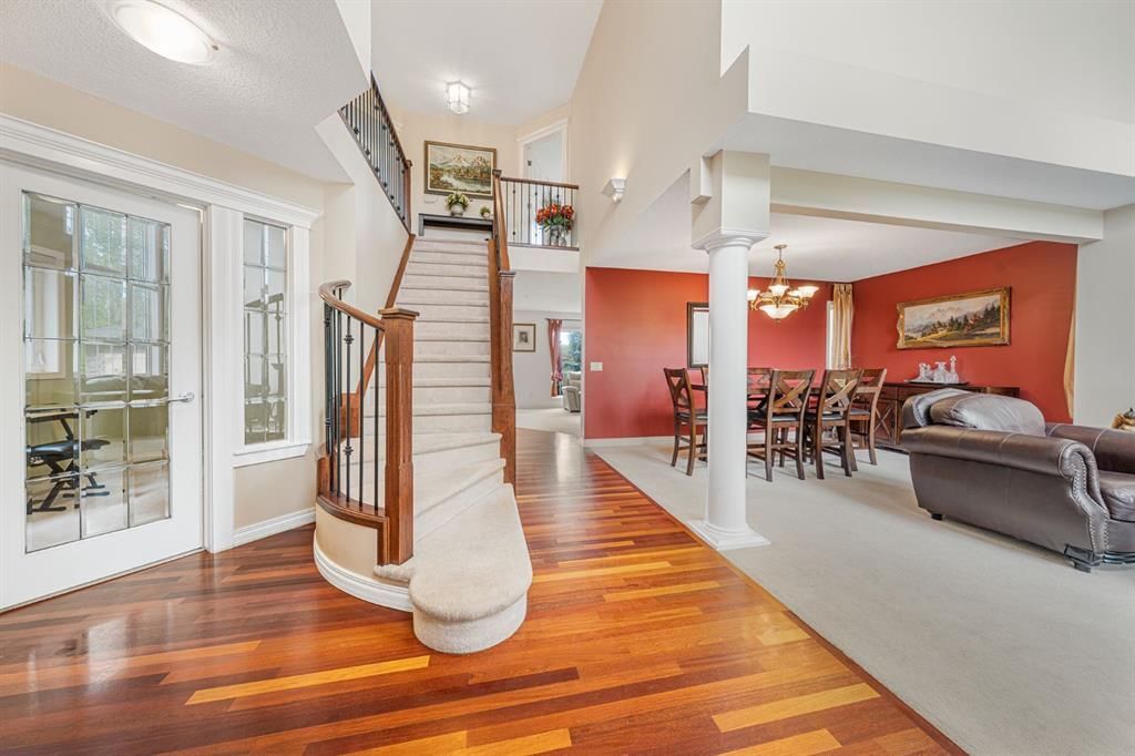 240 everglade Circle SW, Calgary — photo 4 of 50