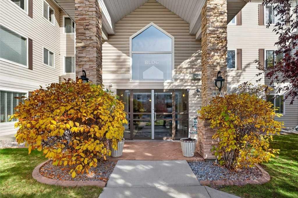 1202, 7451 Springbank Boulevard SW, Calgary — photo 4 of 48