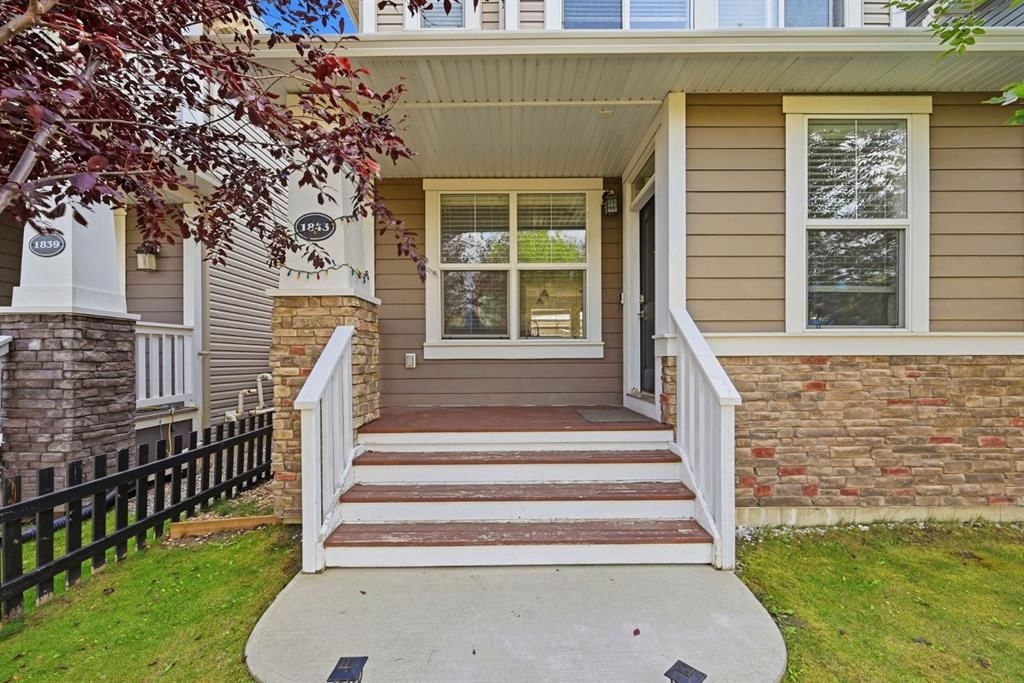 1843 Reunion Boulevard NW, Airdrie — photo 2 of 37