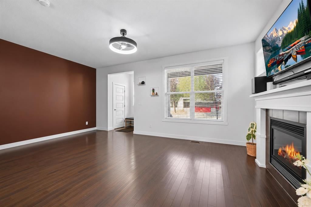 1843 Reunion Boulevard NW, Airdrie — photo 4 of 37