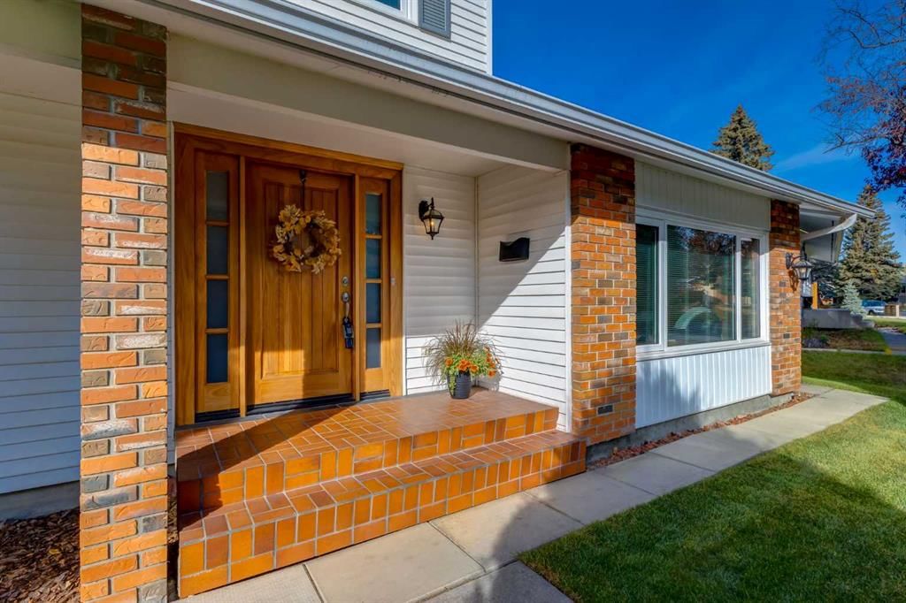 10723 Maplebend Drive SE, Calgary — main listing photo
