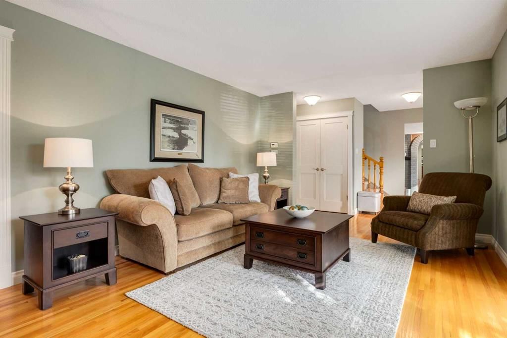 10723 Maplebend Drive SE, Calgary — photo 5 of 45