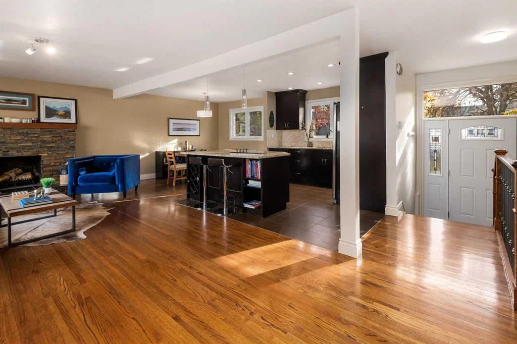 4207 5 Avenue SW, Calgary — photo 4 of 40