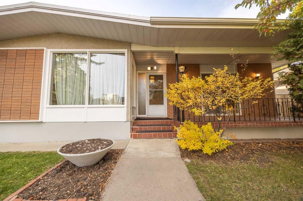 53 Kentish Drive SW, Calgary — main listing photo