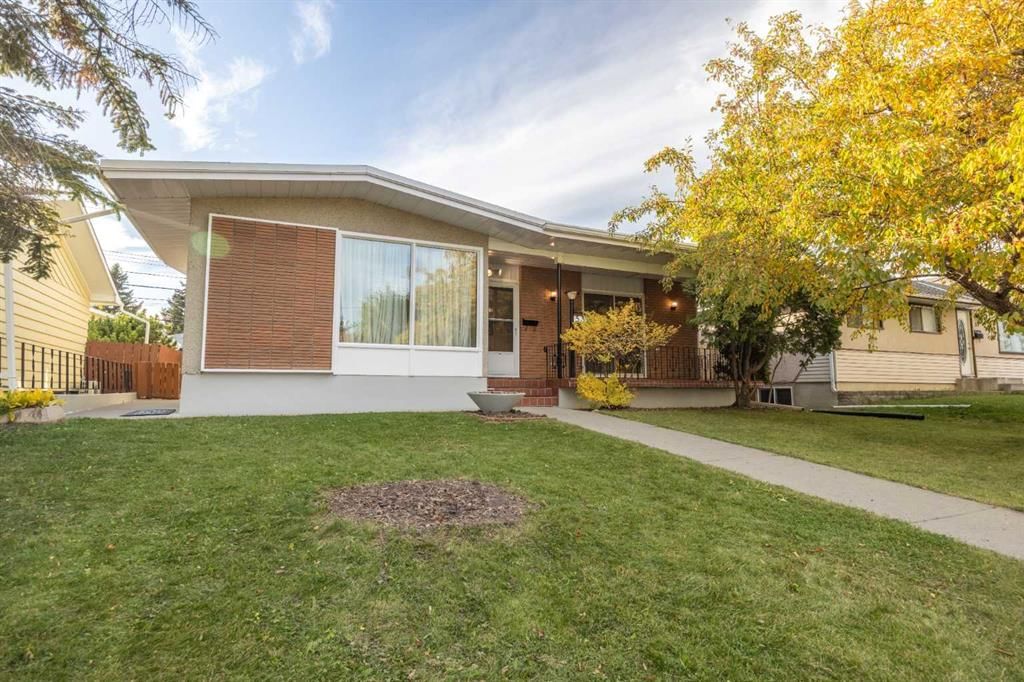 53 Kentish Drive SW, Calgary — photo 2 of 40