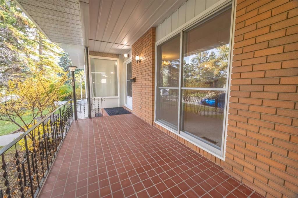 53 Kentish Drive SW, Calgary — photo 3 of 40
