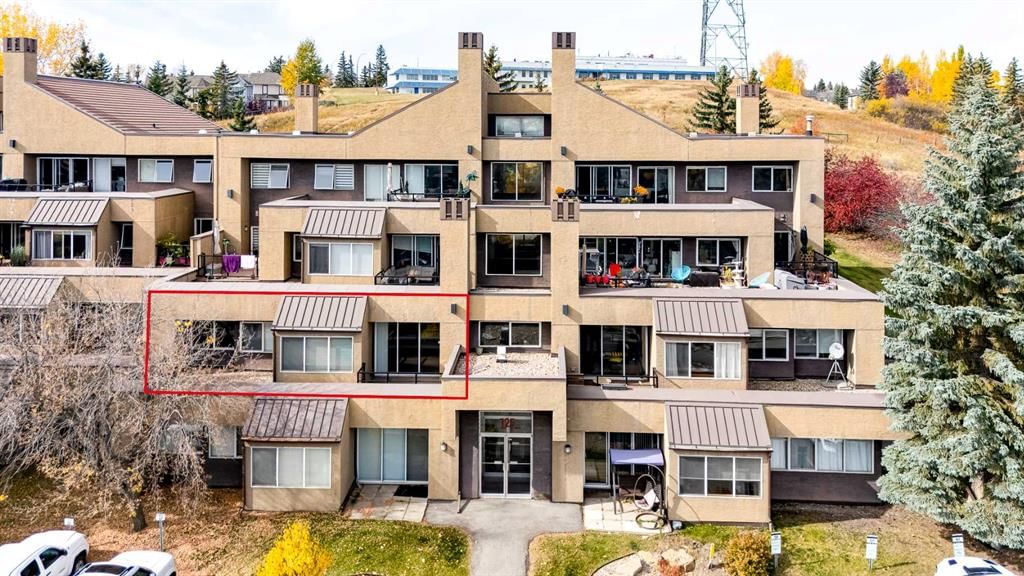 3, 125 Village Heights SW, Calgary — photo 2 of 34