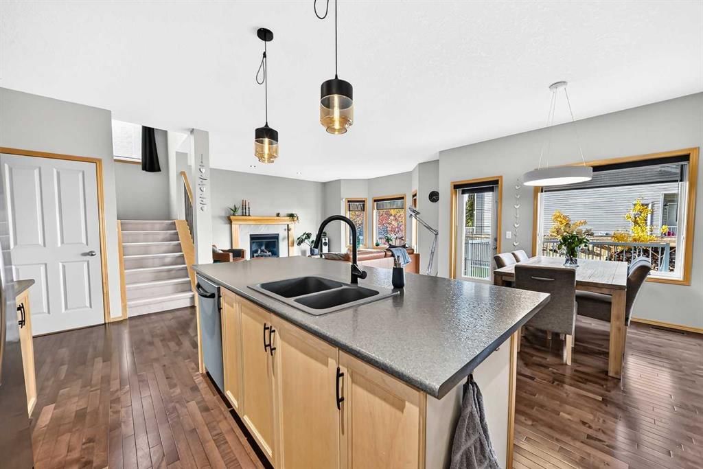 18 West Pointe Way, Cochrane — photo 4 of 50