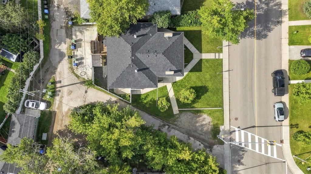 2404 & 2406 Richmond Road SW, Calgary — photo 5 of 38