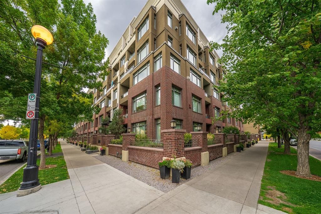 204, 990 Centre Avenue NE, Calgary — main listing photo