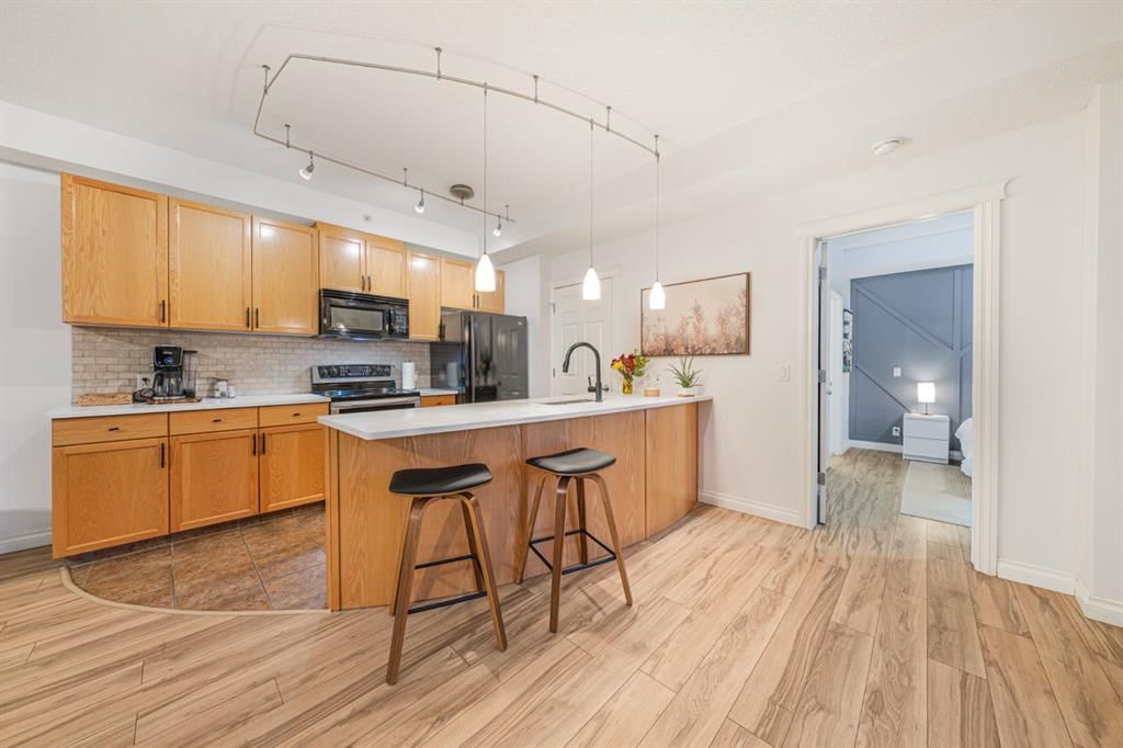204, 990 Centre Avenue NE, Calgary — photo 3 of 29