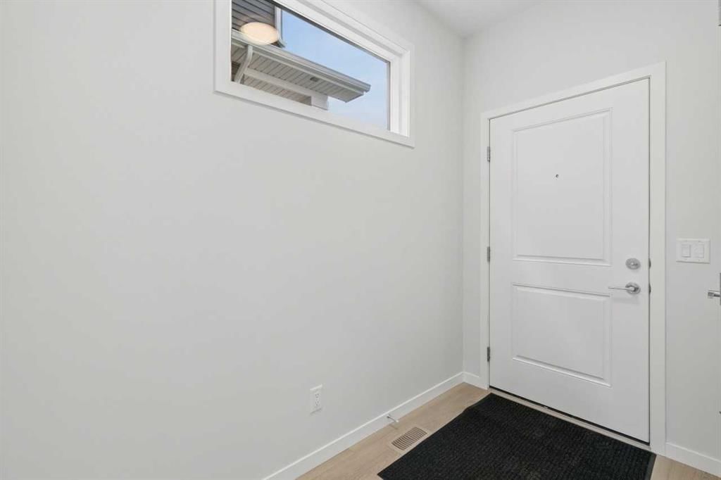 178 Aquila Grove NW, Calgary — photo 3 of 28