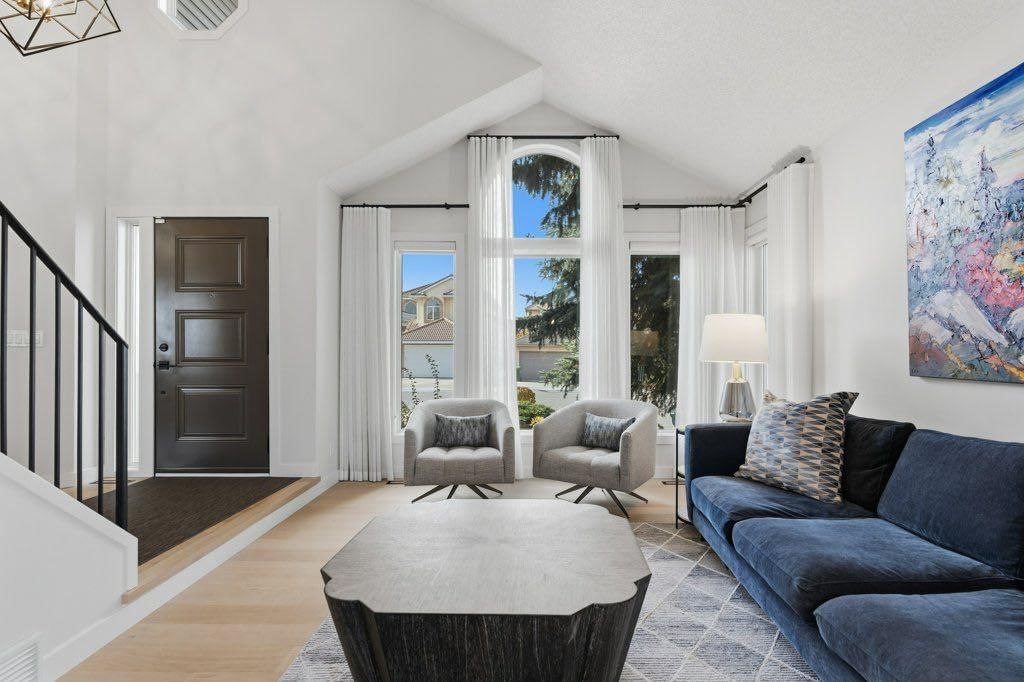 119 Woodpark Circle SW, Calgary — photo 4 of 50