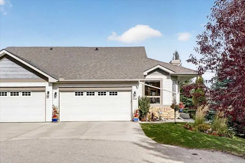 248 Springbank Villas SW, Calgary — photo 2 of 39