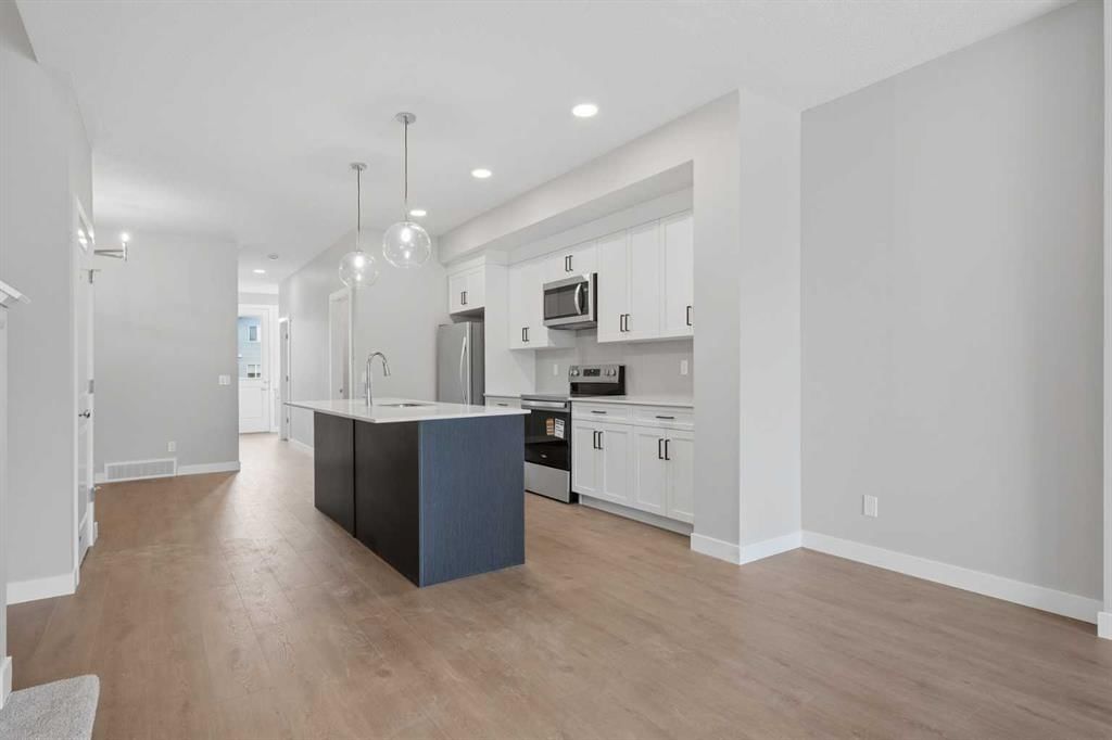 339 Belvedere Drive SE, Calgary — photo 5 of 26