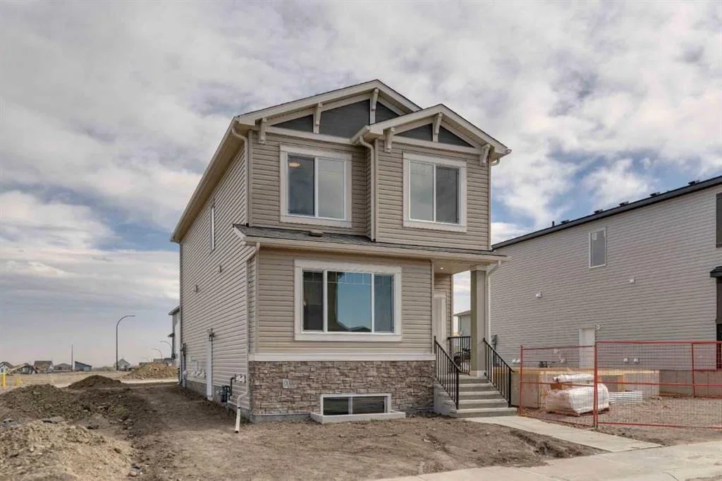 48 Lucas Green NW, Calgary — photo 3 of 31