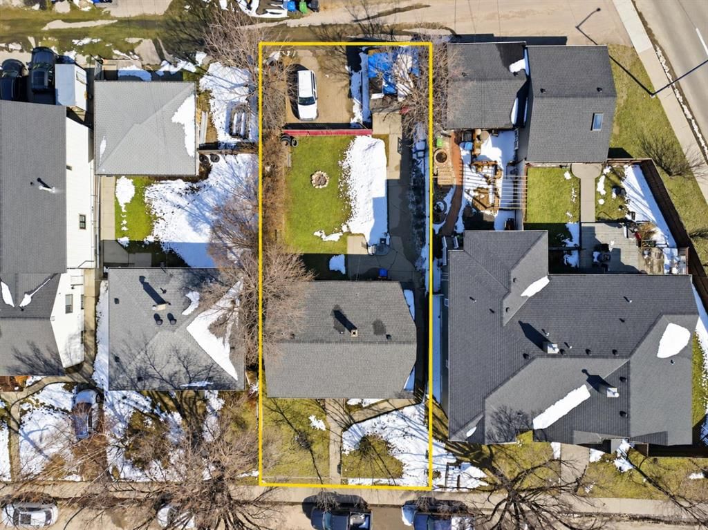 3218 29 Street SW, Calgary — photo 3 of 6