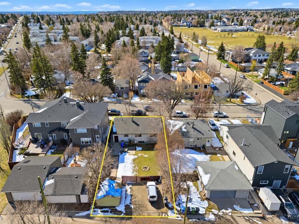 3218 29 Street SW, Calgary — photo 4 of 6