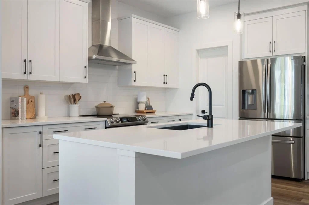 59 Sundown Place, Cochrane — main listing photo