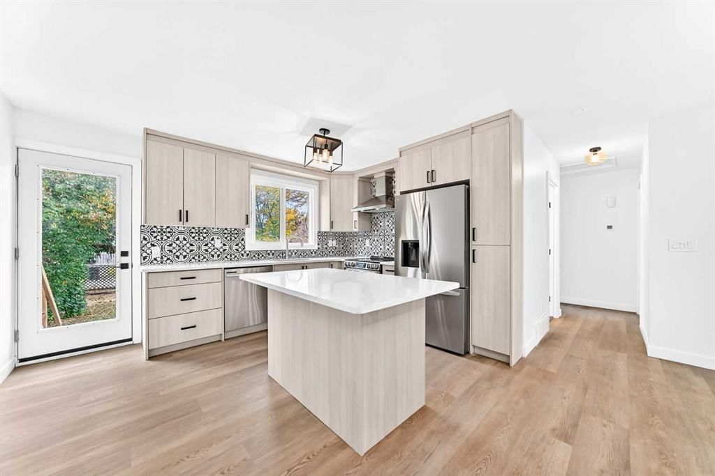 856 Rundlecairn Way NE, Calgary — photo 2 of 29