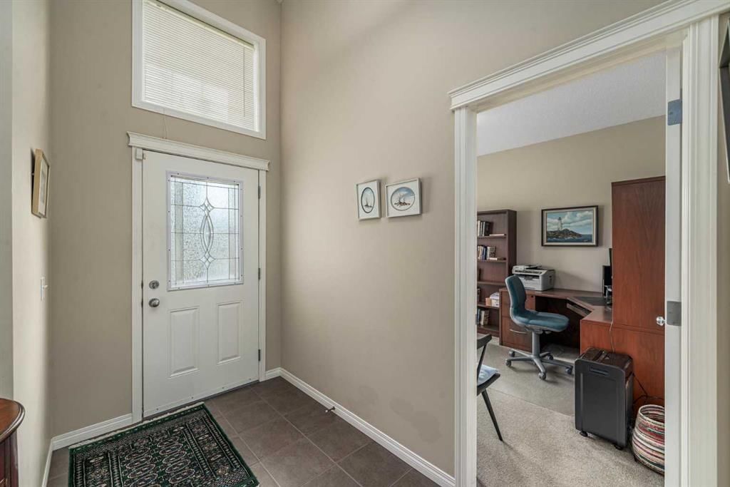 226 Tusslewood Terrace NW, Calgary — photo 5 of 45