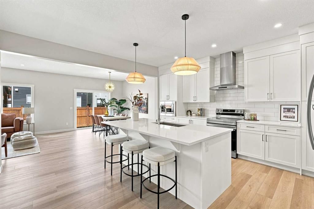 282 Heartwood Gardens SE, Calgary — photo 4 of 40