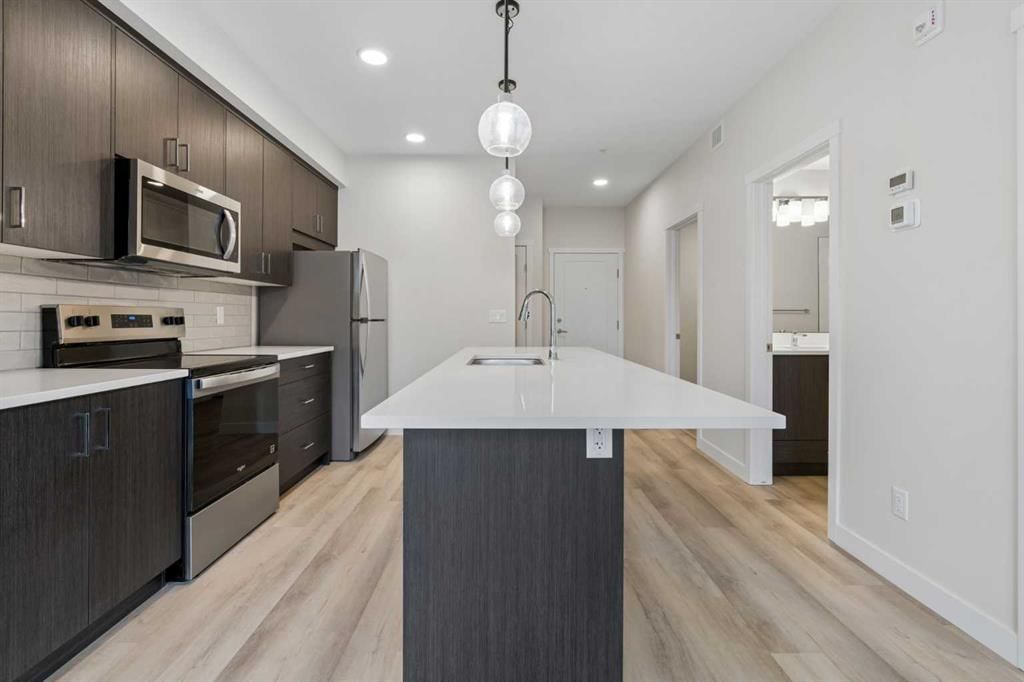 309, 655 Shawnee Square SW, Calgary — photo 3 of 18