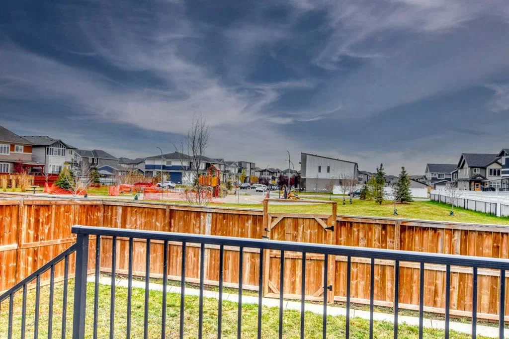 156 Savanna Way NE, Calgary — photo 4 of 40