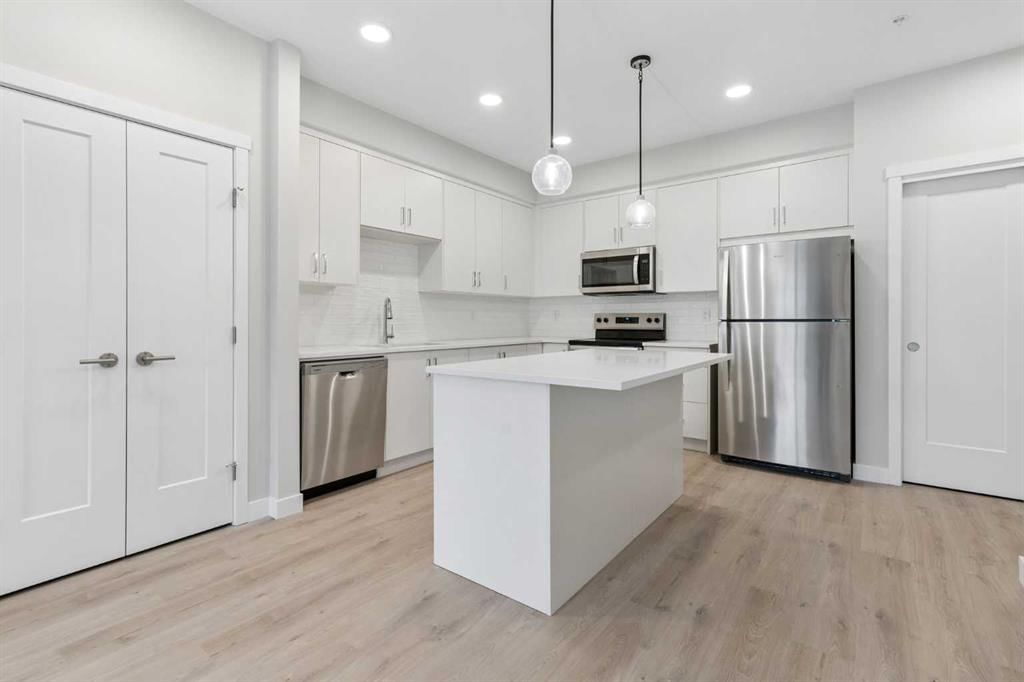 312, 655 Shawnee Square SW, Calgary — apartment for sale