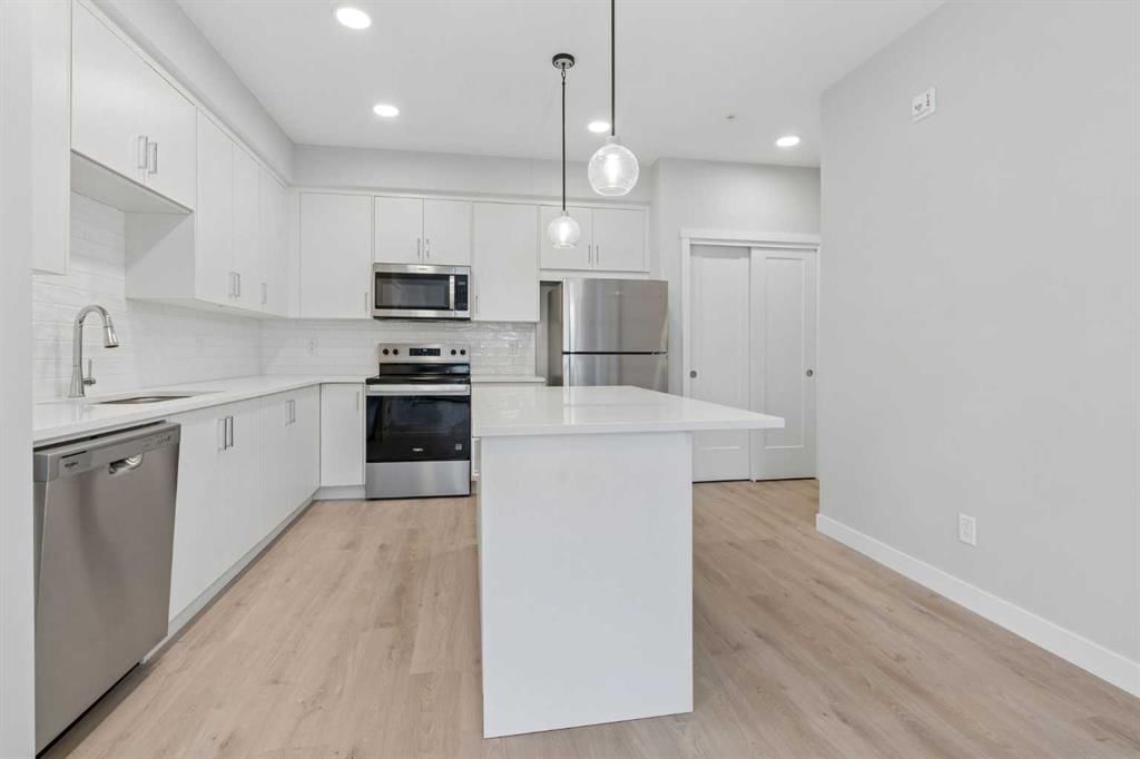 312, 655 Shawnee Square SW, Calgary — photo 4 of 19