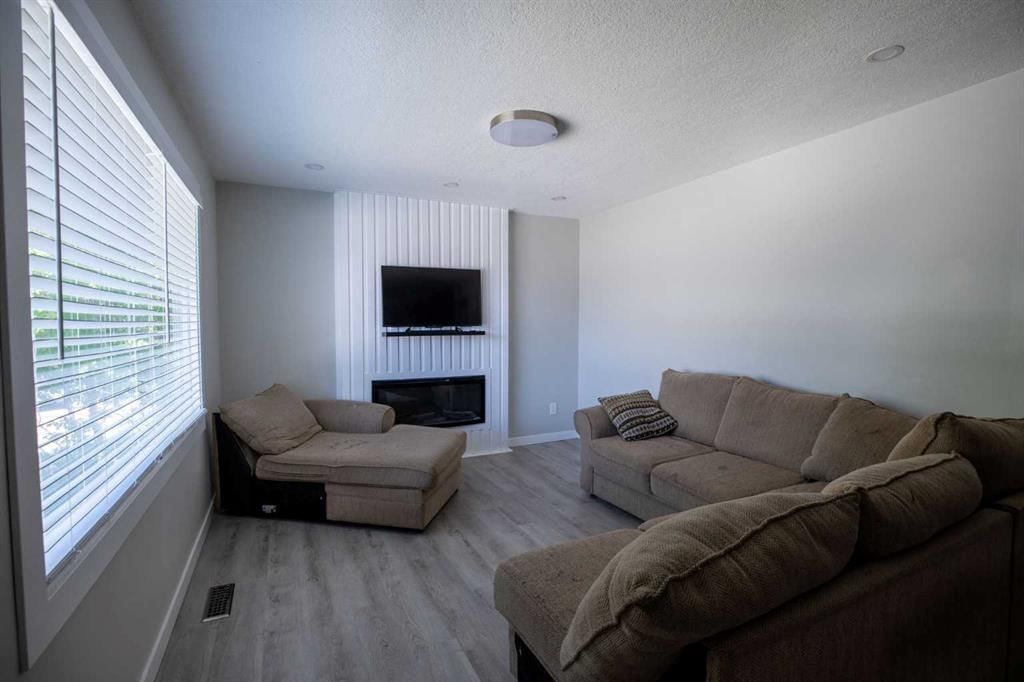 119 Maranda Close NE, Calgary — photo 5 of 27
