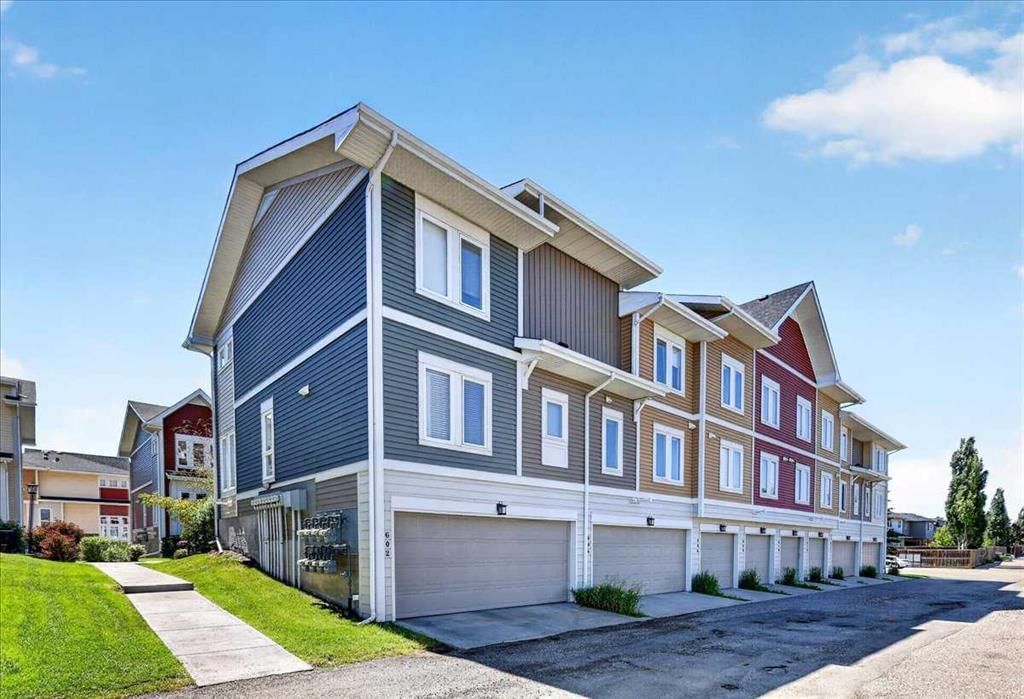 604 Auburn Bay Square SE, Calgary — photo 3 of 35