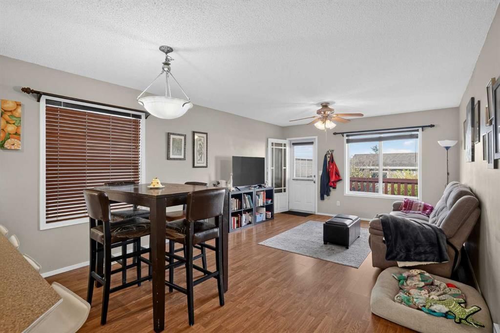 445 Stonegate Way NW, Airdrie — photo 4 of 50