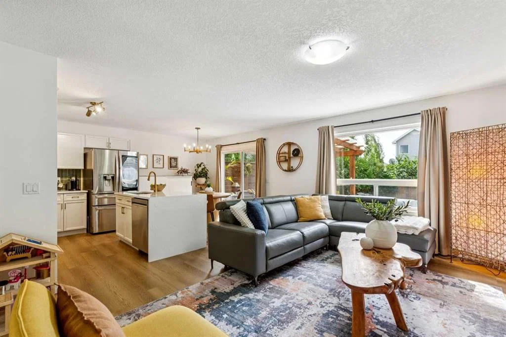 242 Cougar Plateau Mews SW, Calgary — photo 2 of 42