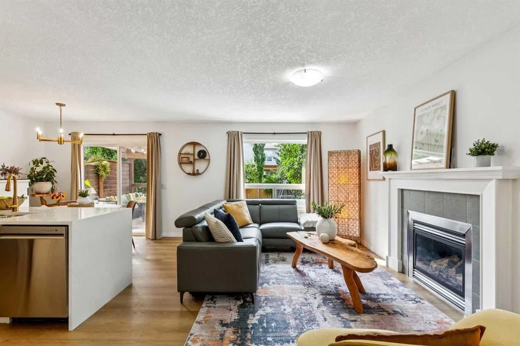 242 Cougar Plateau Mews SW, Calgary — photo 3 of 42