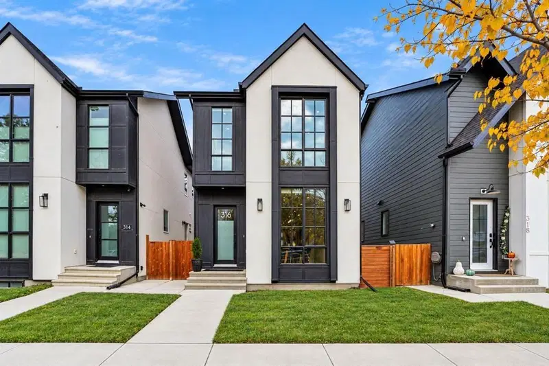 316 28 Avenue NE, Calgary — main listing photo