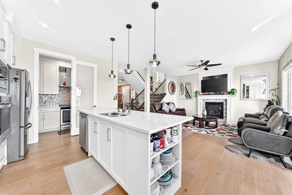 260 Corner Meadows Manor NE, Calgary — photo 3 of 36