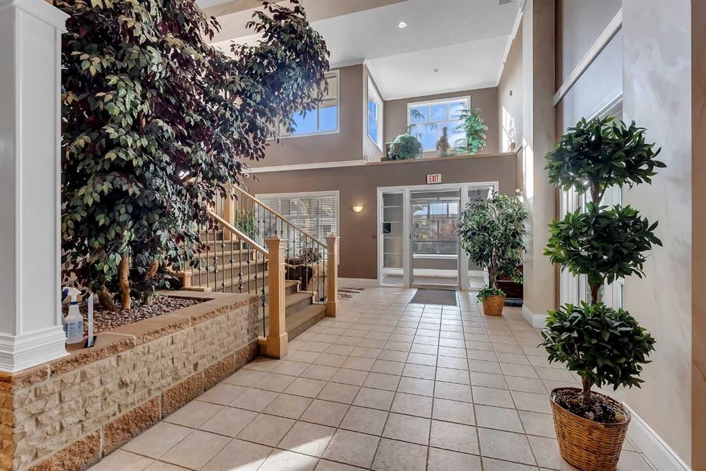 1109, 1010 Arbour Lake Road NW, Calgary — photo 4 of 36