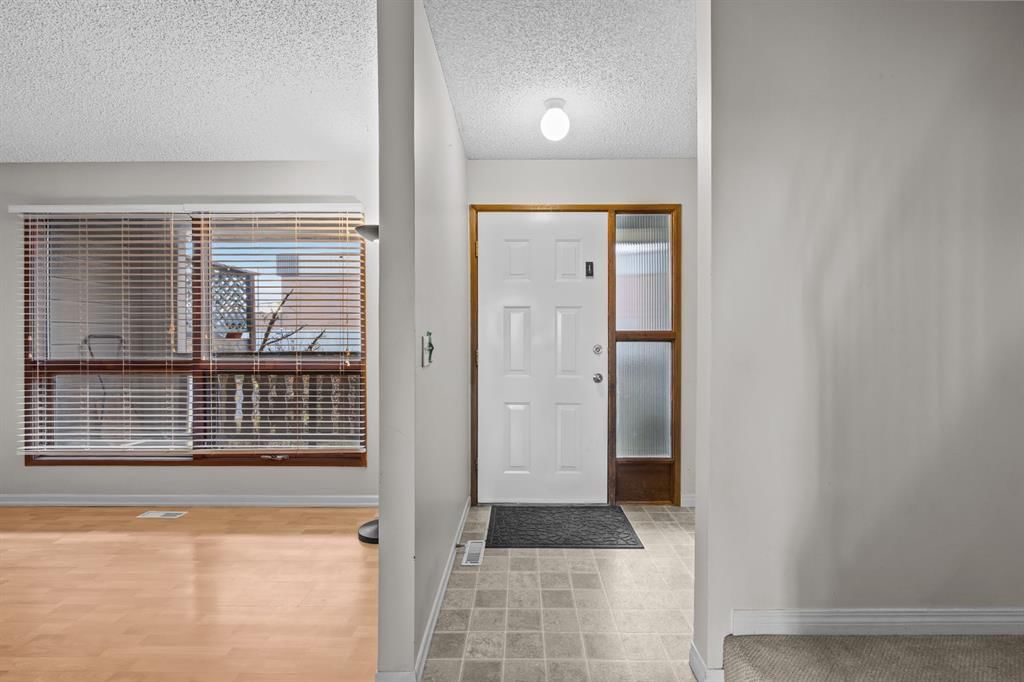 130 MacEwan Park Way NW, Calgary — photo 3 of 40
