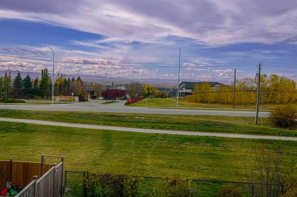13 Tuscany Ridge Mews NW, Calgary — main listing photo
