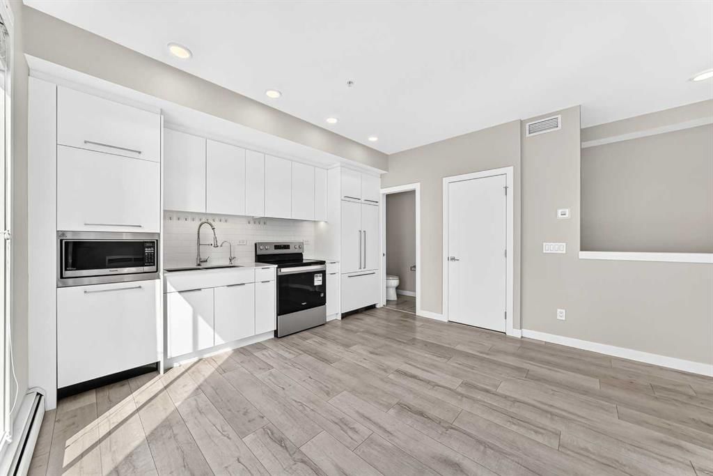 410, 3130 Thirsk Street NW, Calgary — photo 3 of 27