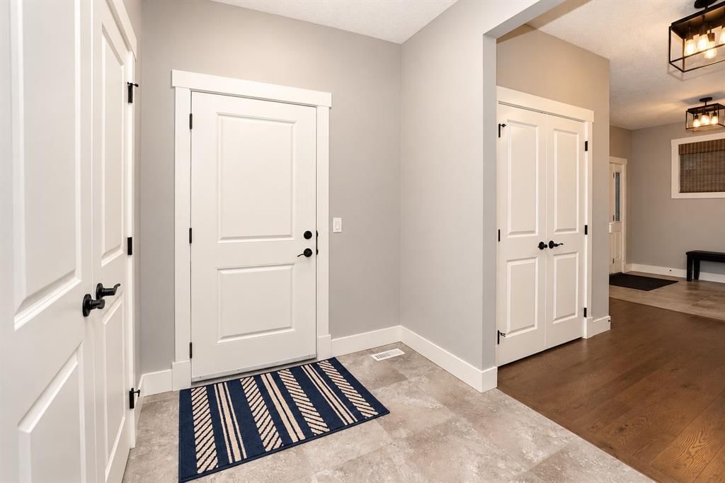 108 Kinniburgh Close, Chestermere — photo 5 of 50