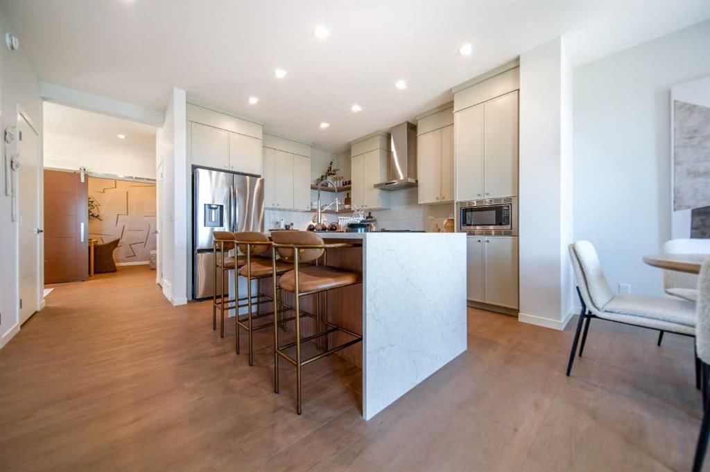 197 Lucas Heath NW, Calgary — photo 2 of 15