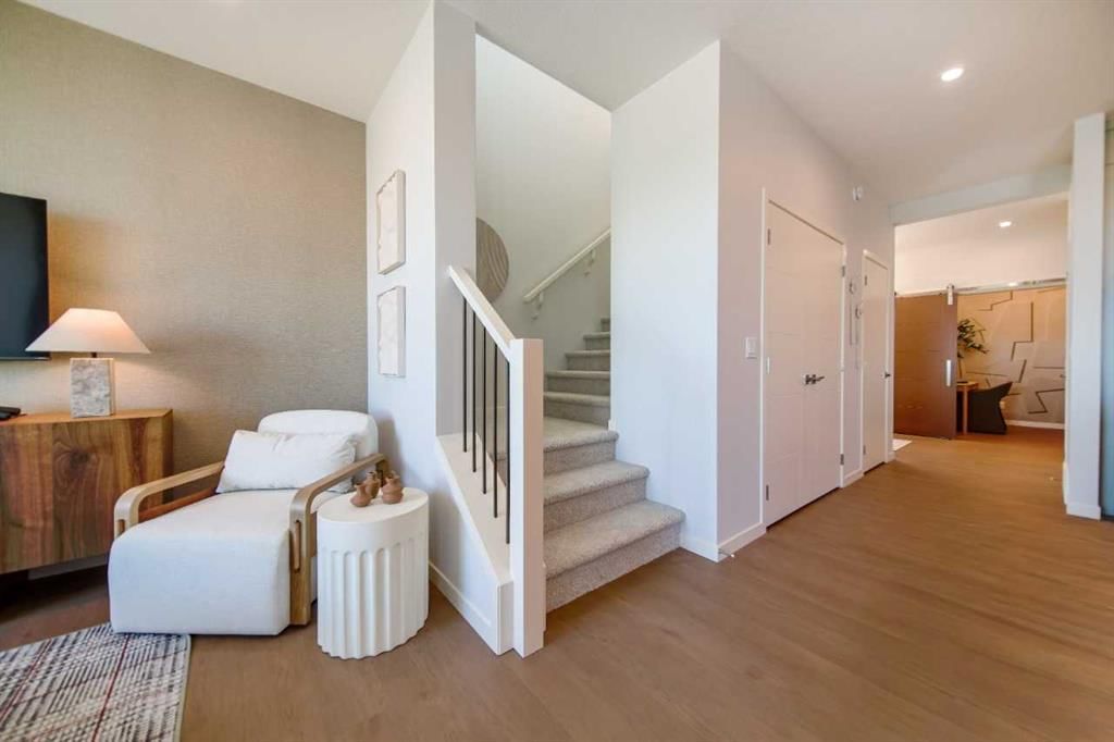 197 Lucas Heath NW, Calgary — photo 5 of 15