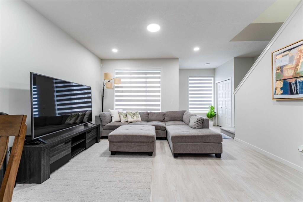 172 Belmont Green SW, Calgary — photo 4 of 48