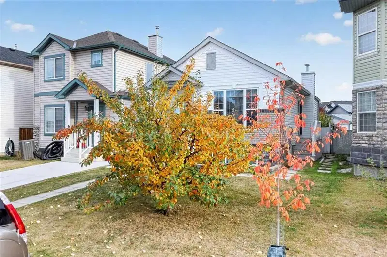 26 Saddlemead Way NE, Calgary — photo 3 of 46